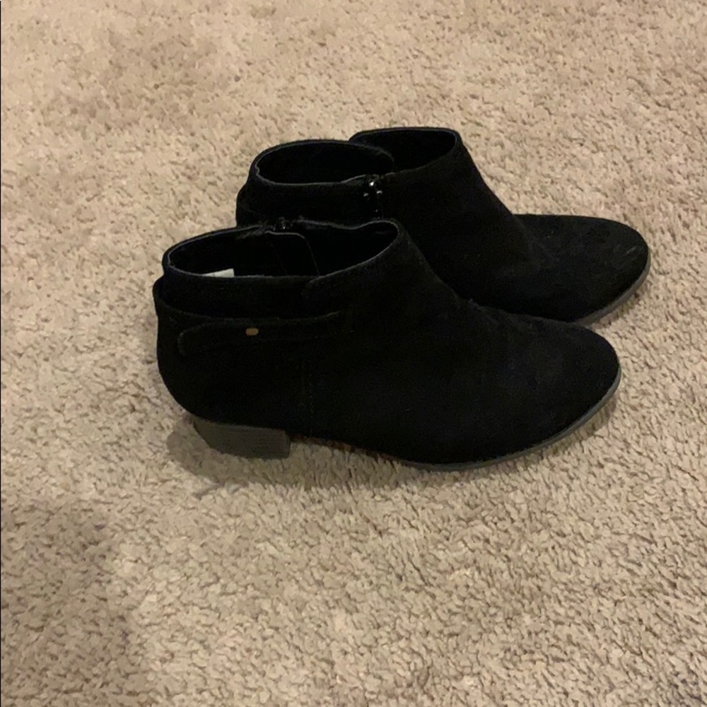 Old Navy black booties.